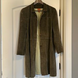Suede coat - lt wt women’s large appx a size 10. Knee length full lined.